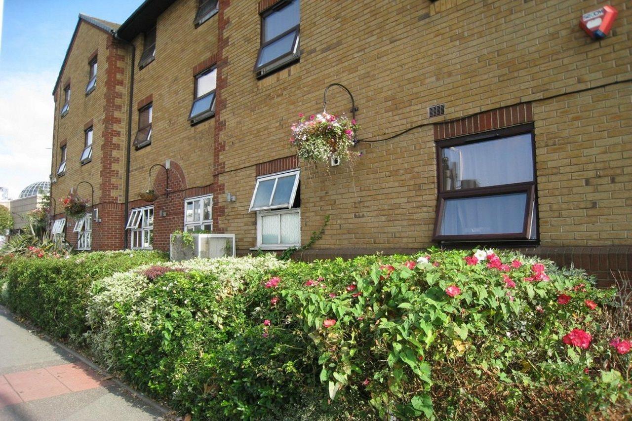 Premier Inn London Romford Exterior foto